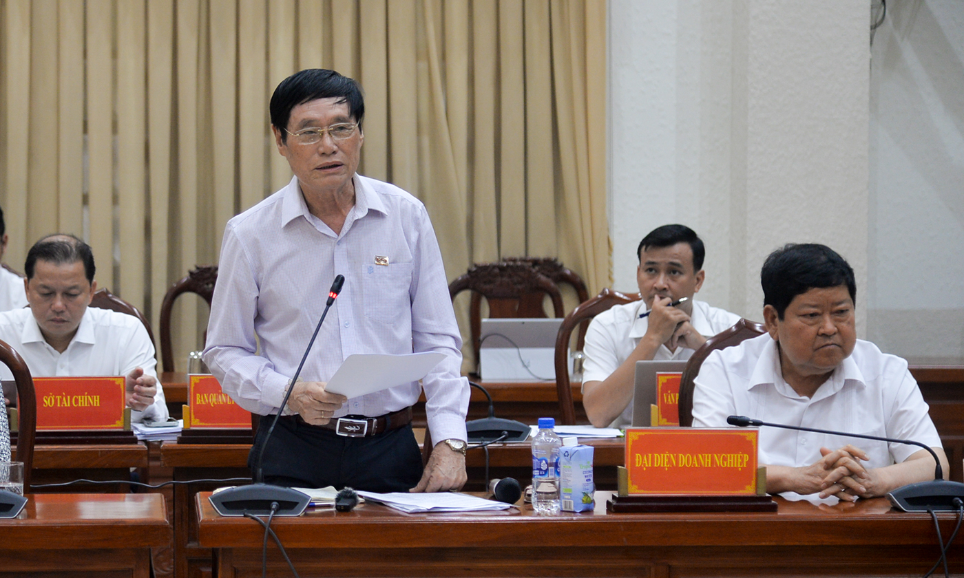 Ông Trần Đỗ Liêm, Chủ tịch Hội đồng quản trị HTX Rạch Gầm phát biểu tại hội nghị.