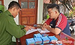 Công an xã Lương Hoà Lạc bắt quả tang đối tượng rải tờ rơi cho vay trả góp