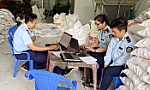 Xử phạt 1 trường hợp kinh doanh 2,5 tấn đường cát nhập lậu