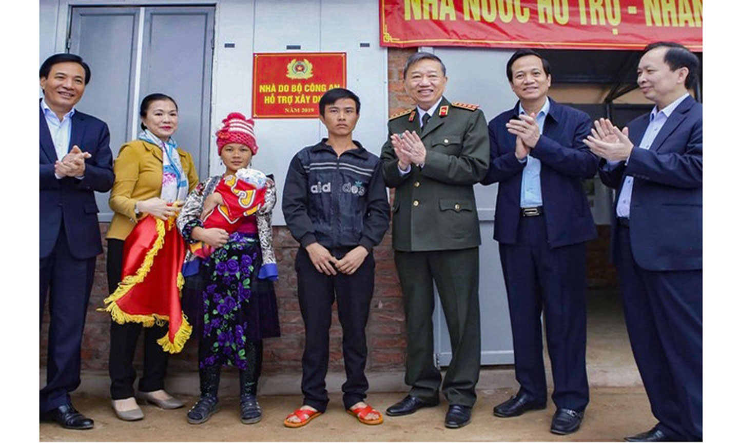 Nghĩ về dân