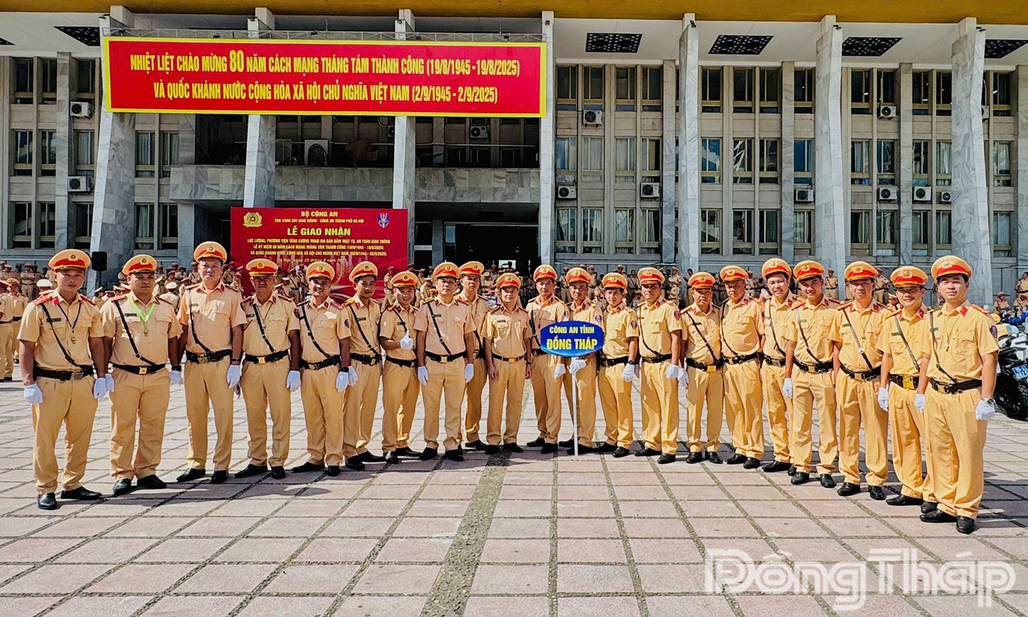20 cán bộ, chiến sĩ Cảnh sát giao thông Đồng Tháp ra Thủ đô tham gia điều tiết giao thông dịp Quốc khánh 2-9