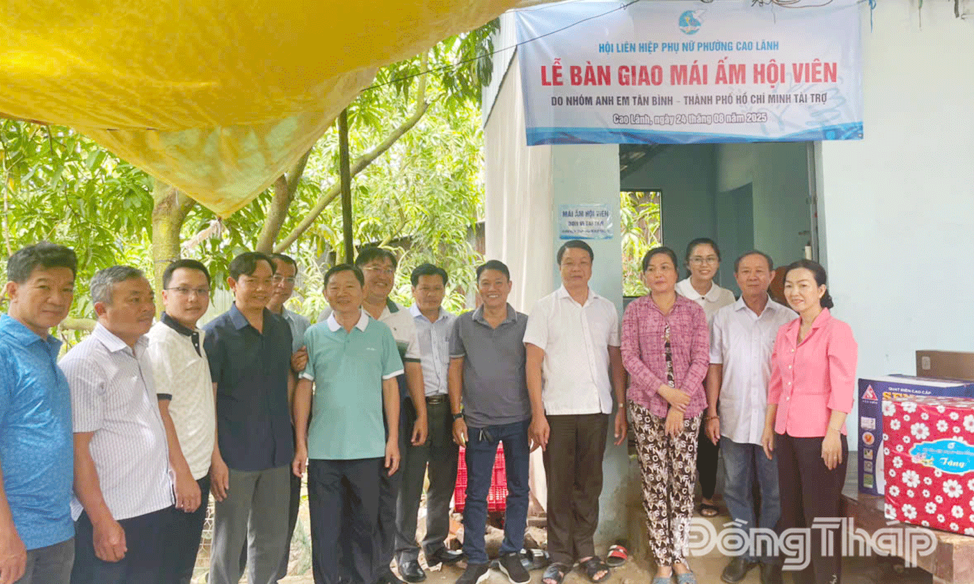Hội Liên hiệp Phụ nữ tỉnh Đồng Tháp: Trao mái ấm tình thương cho chị Trần Thị Kim Liên