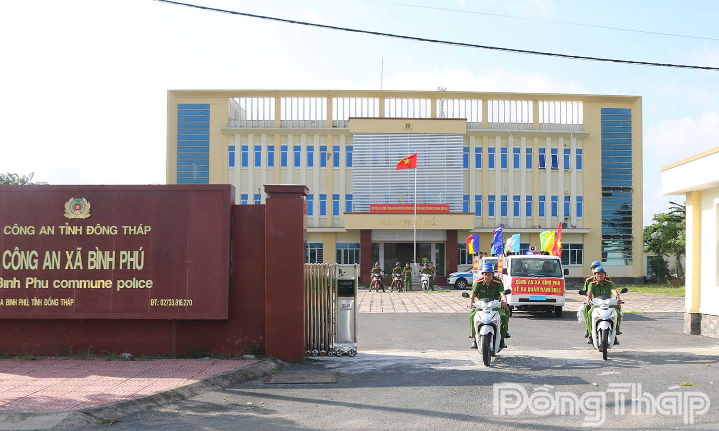 Công an xã Bình Phú, tỉnh Đồng Tháp ra quân tấn công tội phạm.