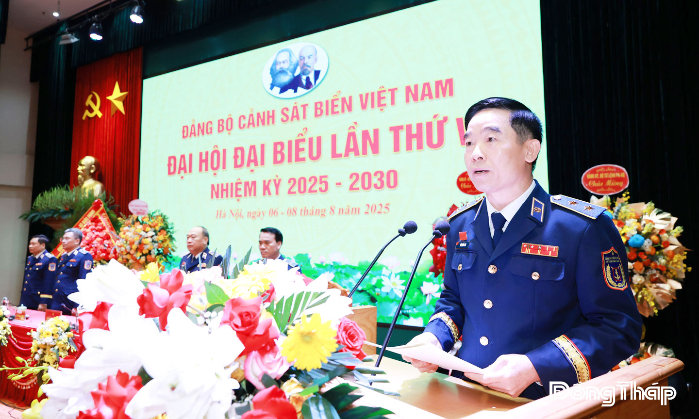 Trung tướng Bùi Quốc Oai - Bí thư Đảng ủy, Chính ủy Cảnh sát biển Việt Nam quán triệt mục đích, yêu cầu Đại hội.