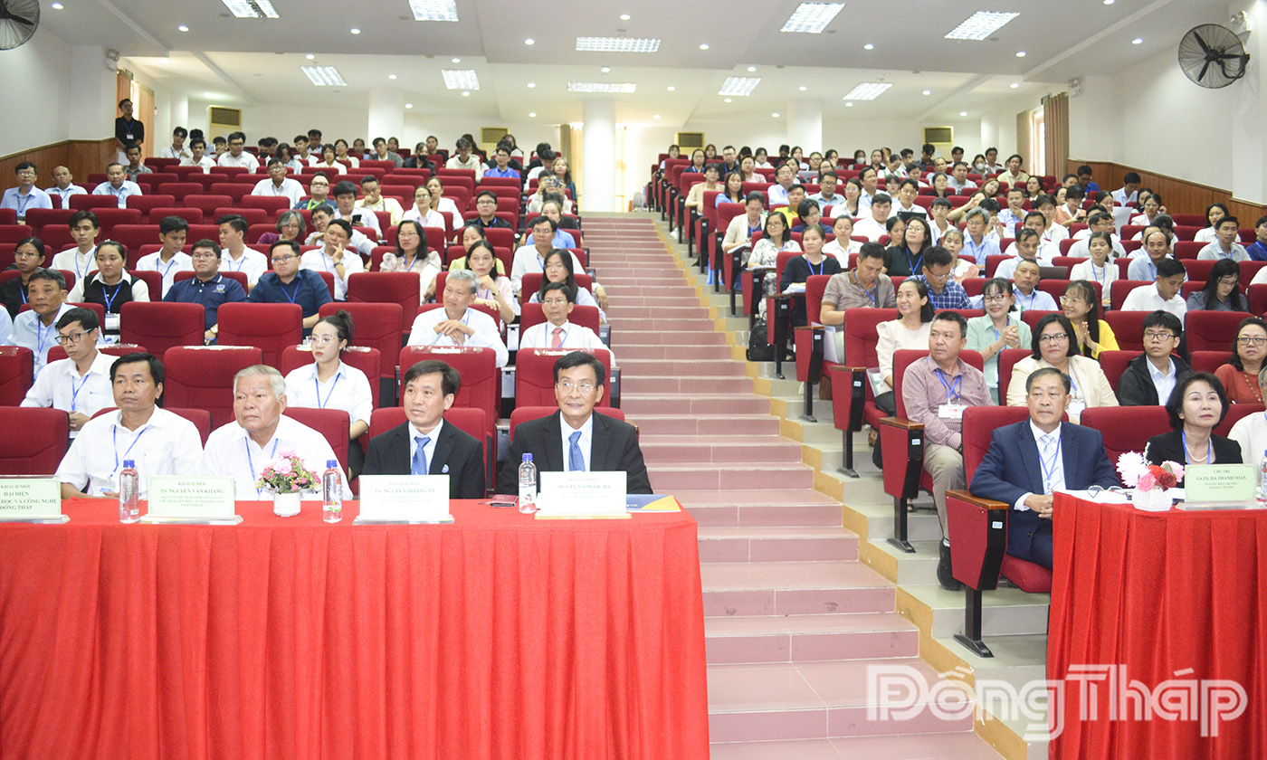 Quang cảnh buổi hội thảo.