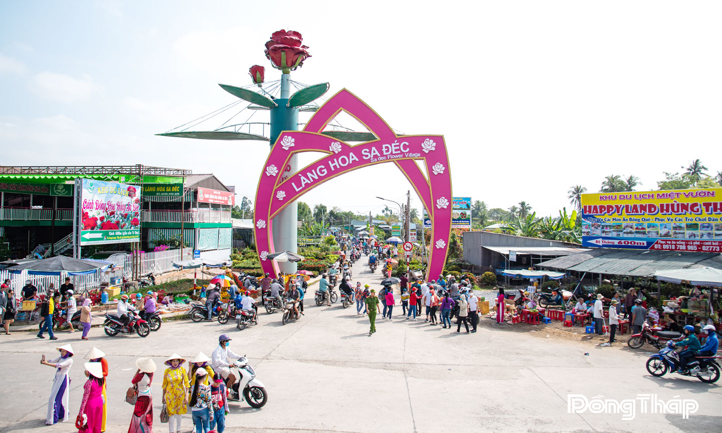 Làng hoa Sa Đéc - điểm đến du lịch nổi bật, thu hút đông đảo du khách trong và ngoài nước.                                                                                                                 Ảnh: Hoàng Trọng