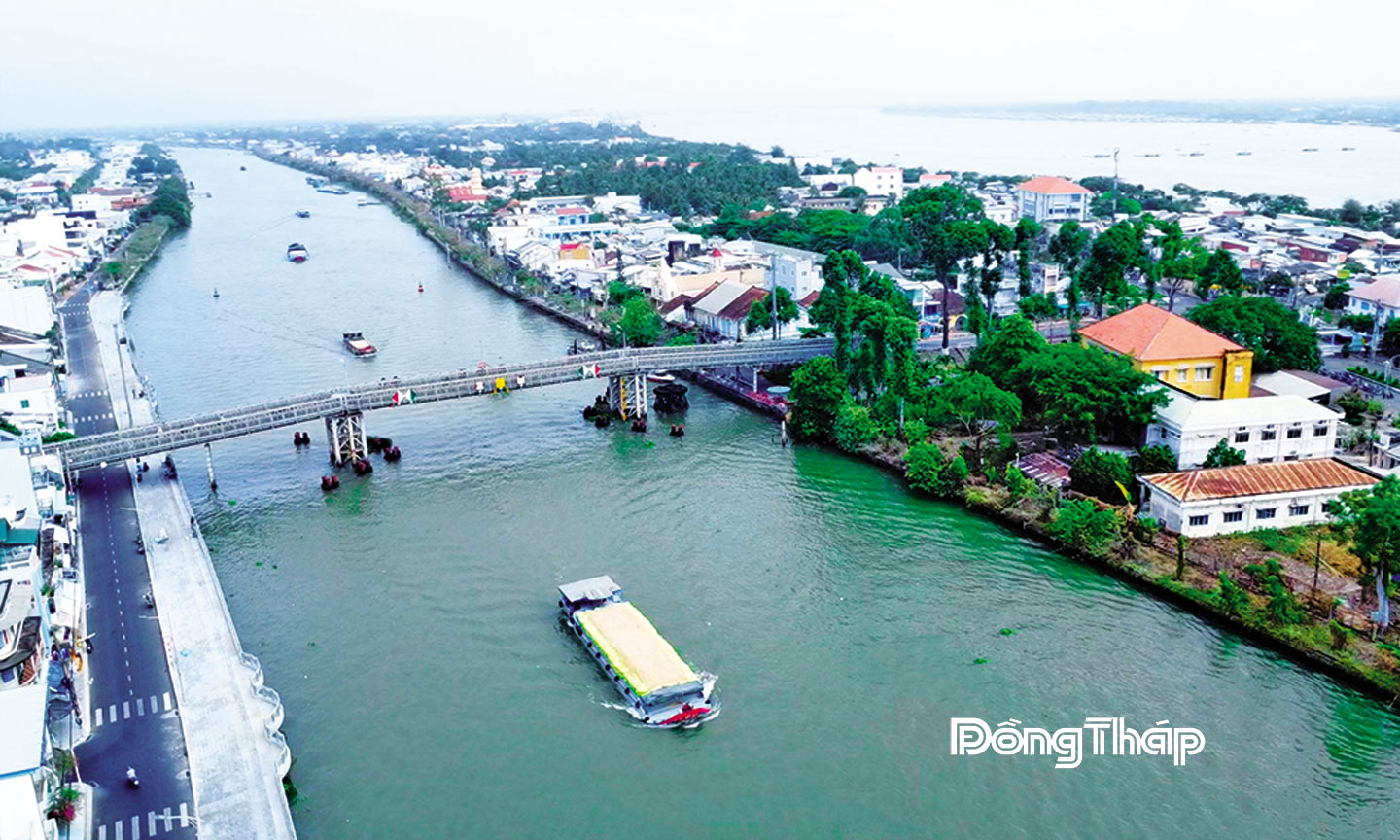 Sông Sa Đéc – tuyến giao thông thủy quan trọng, tạo lợi thế phát triển kinh tế - du lịch cho phường Sa Đéc, tỉnh Đồng Tháp.                                                                                                                                                                              Ảnh: Hoài Thảo