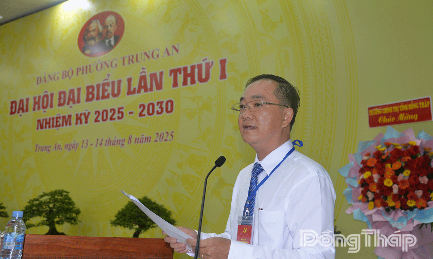 Đồng chí Nguyễn Kiên Cường, Bí thư Đảng uỷ phường Trung An phát biểu tại Đại hội.