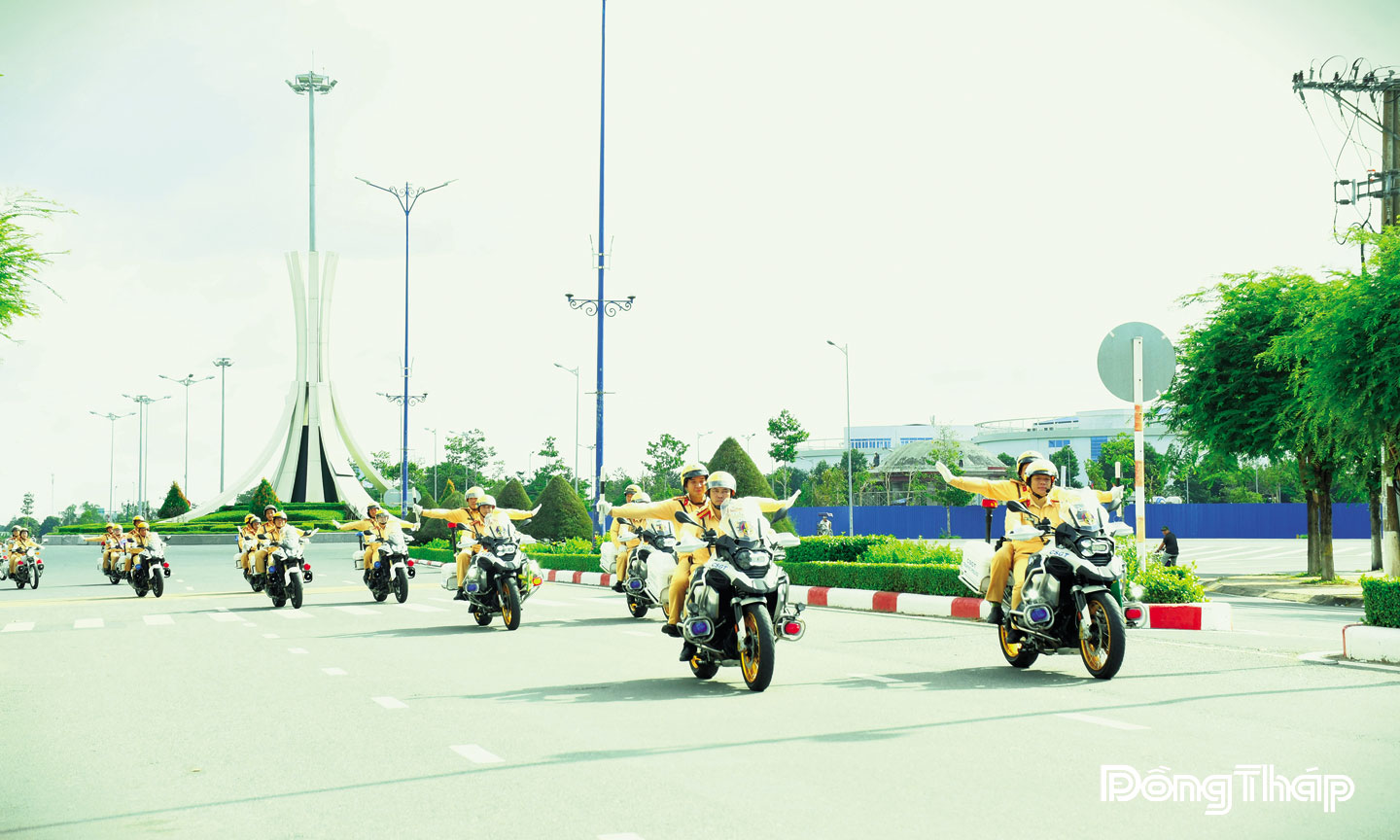 Công an tỉnh Đồng Tháp ra quân giữ gìn an ninh trật tự trên địa bàn tỉnh. Ảnh: Duy Nhựt, Đặng Thanh
