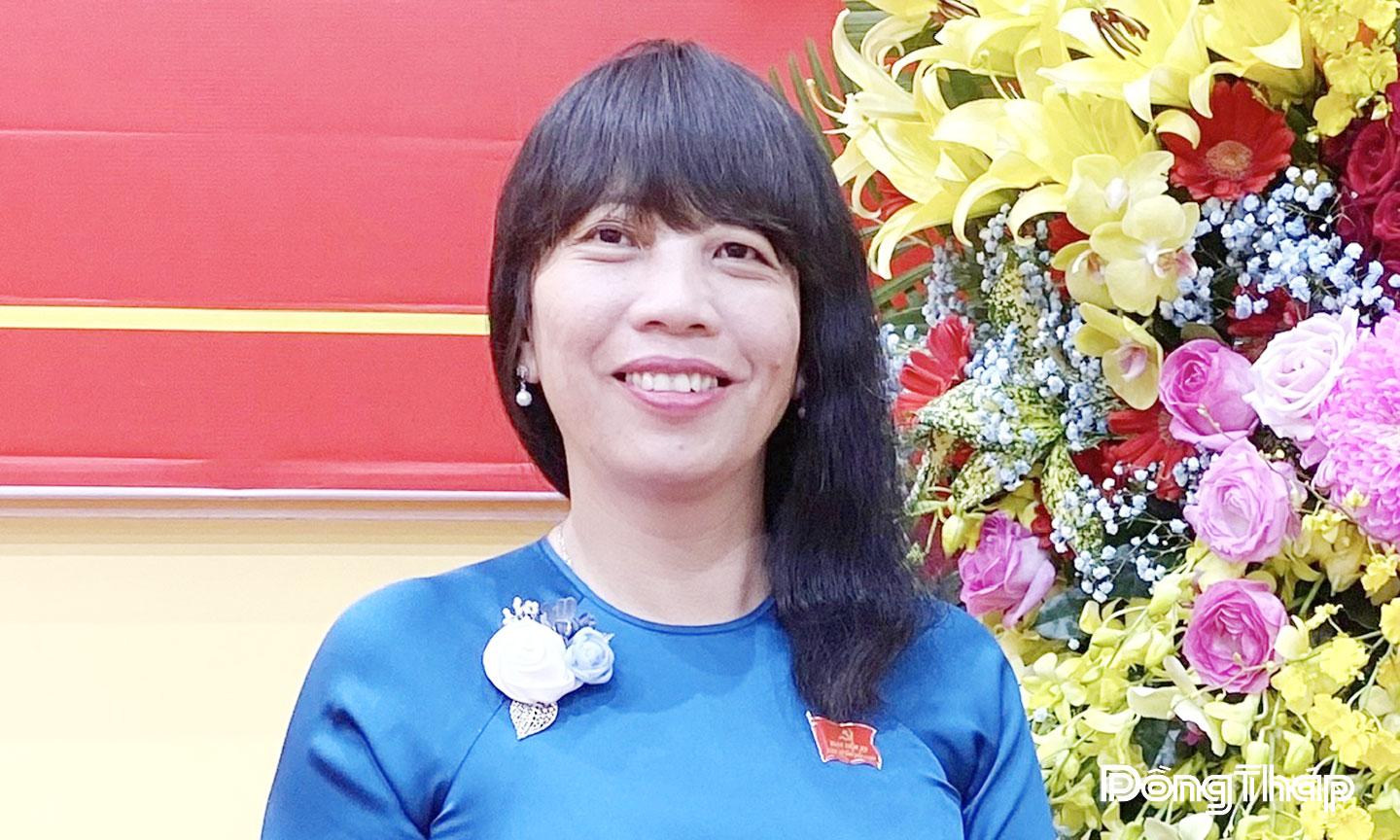 Đồng chí Lê Thị Bé Phượng, Bí thư Đảng ủy, Chủ tịch Hội đồng nhân dân phường Mỹ Phong.