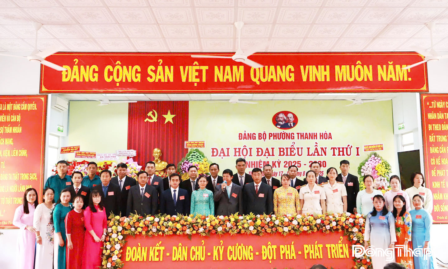 Ban chấp hành Đảng bộ phường nhiệm kỳ 2025 2030 ra mắt.