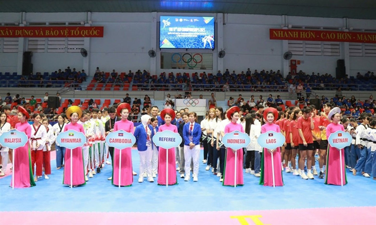 ĐTO/NDO- The 17th Southeast Asian Taekwondo Championships and Junior Championships, alongside the 21st International Taekwondo Clubs Championships opened on August 19 in Khanh Hoa province