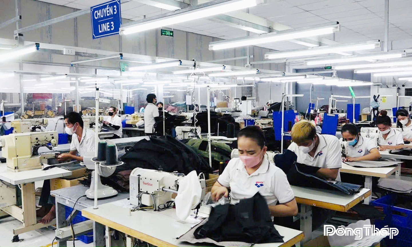 Xã Vĩnh Bình tạo điều kiện, hỗ trợ các doanh nghiệp, cơ sở sản xuất, hợp tác xã phát triển, góp phần giải quyết việc làm, nâng cao thu nhập cho người dân địa phương.