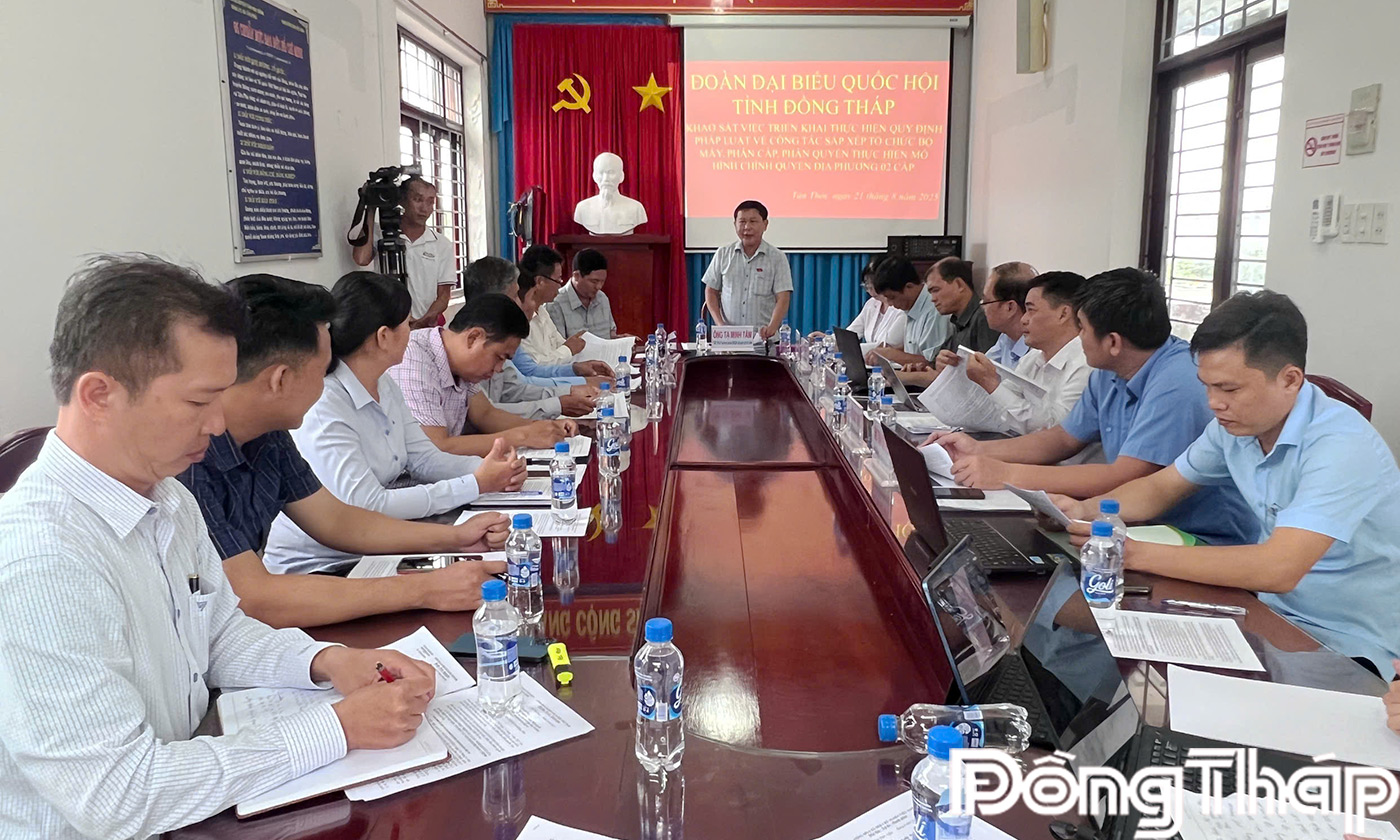 Đồng chí Tạ Minh Tâm phát biểu ghi nhận các ý kiến kiến nghị của địa phương