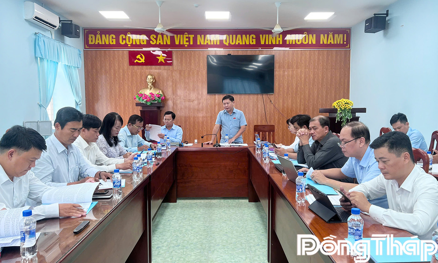 Đoàn khảo sát làm việc tại phường Bình Xuân