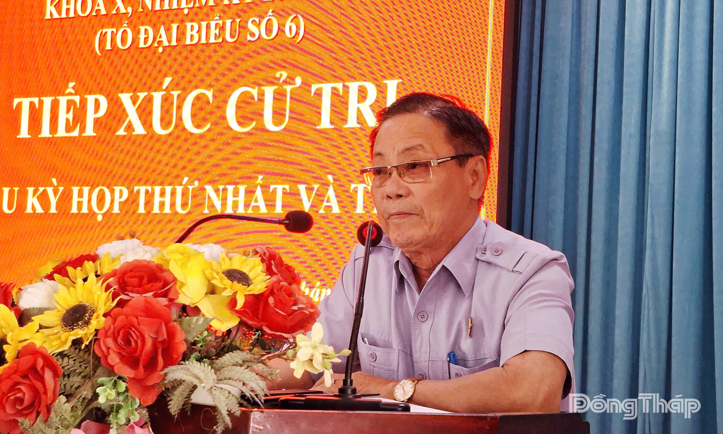 Đồng chí Phan Hùng Mãnh phát biểu tại buổi tiếp xúc