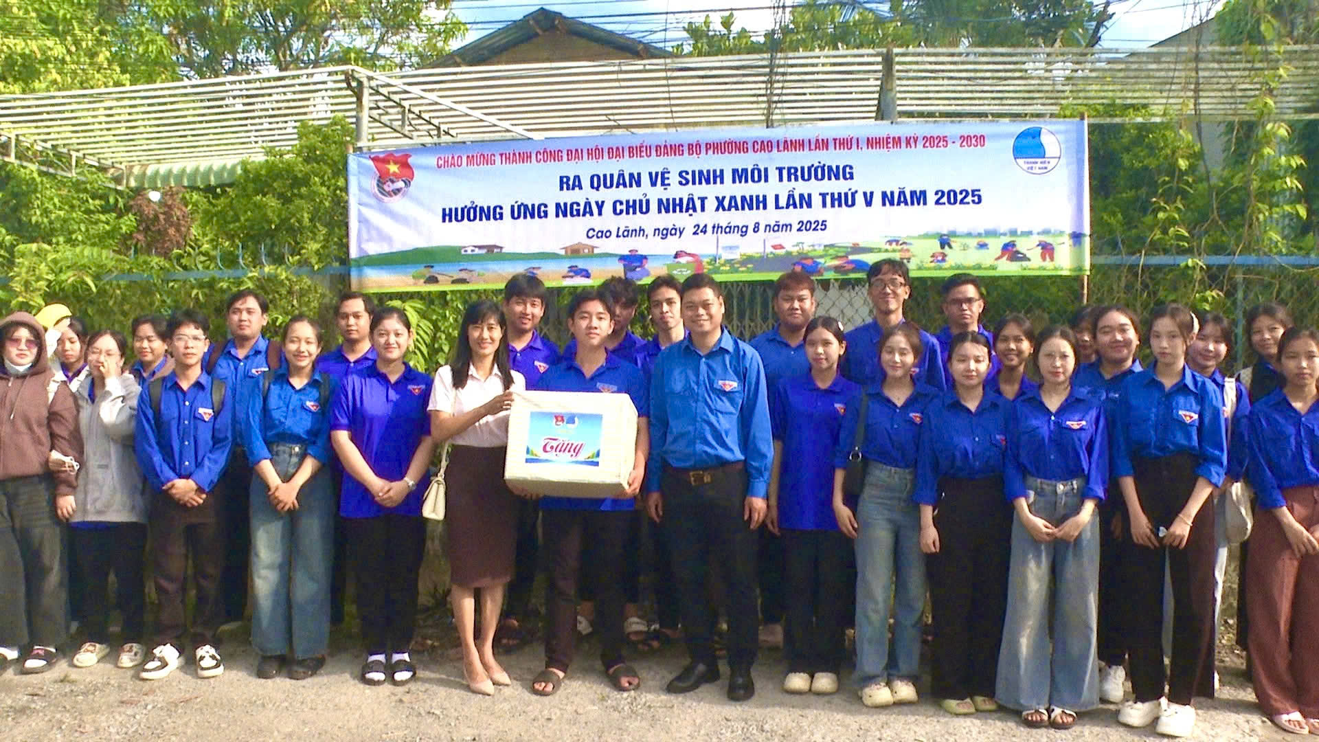 Ra quân Ngày cao điểm chiến sĩ tình nguyện hè tham gia Ngày Chủ nhật xanh lần V