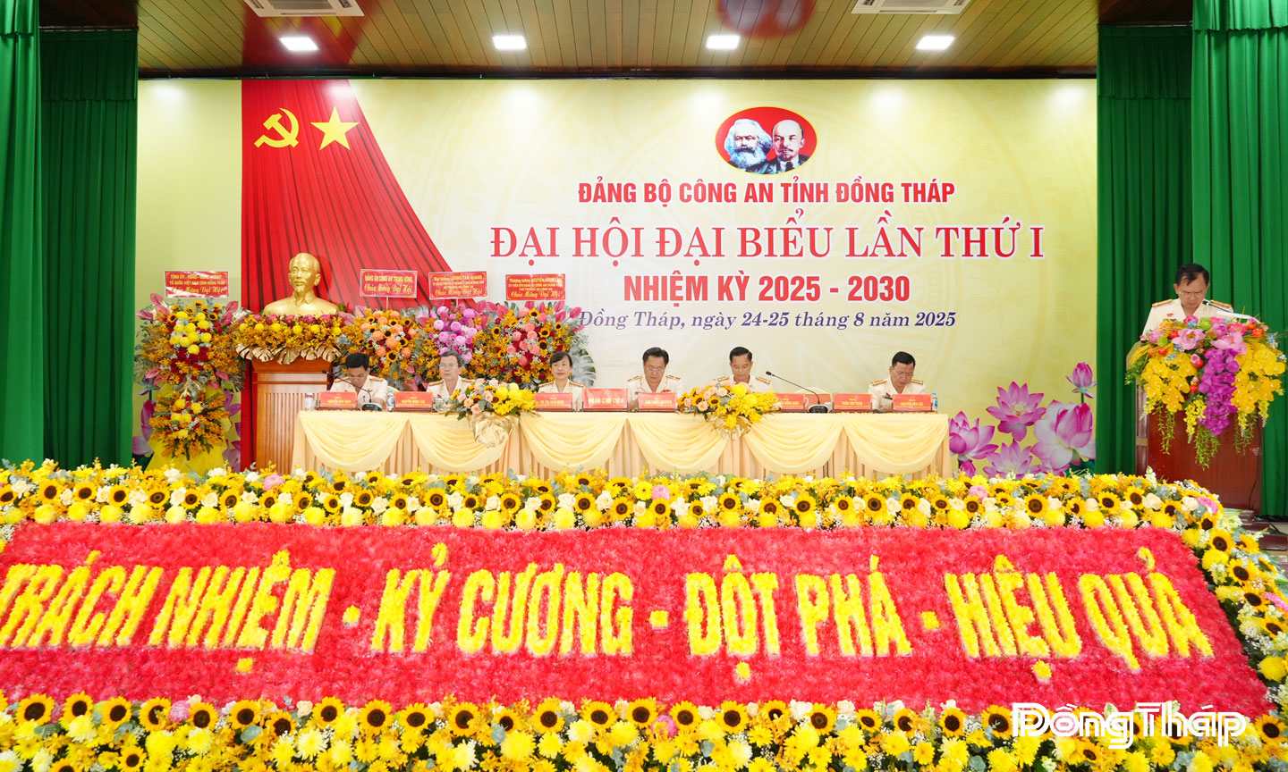 Đoàn Chủ tịch điều hành tại phiên trù bị.