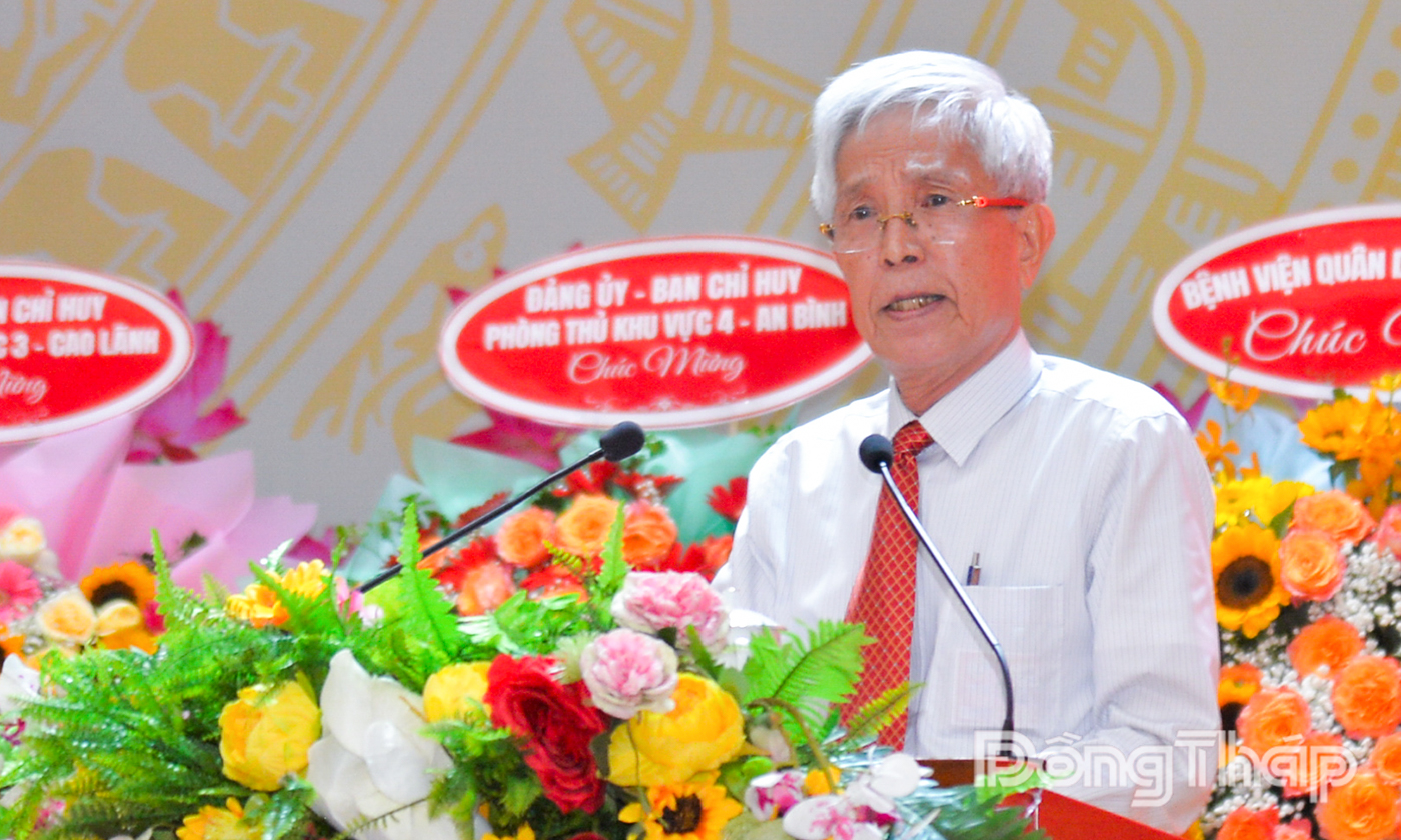 Đồng chí Huỳnh Minh Đoàn, nguyên Ủy viên Ban Chấp hành Trung ương Đảng, nguyên Phó trưởng Ban Chỉ đạo Tây Nam Bộ, nguyên Bí thư Tỉnh ủy Đồng Tháp phát biểu tại buổi họp mặt.