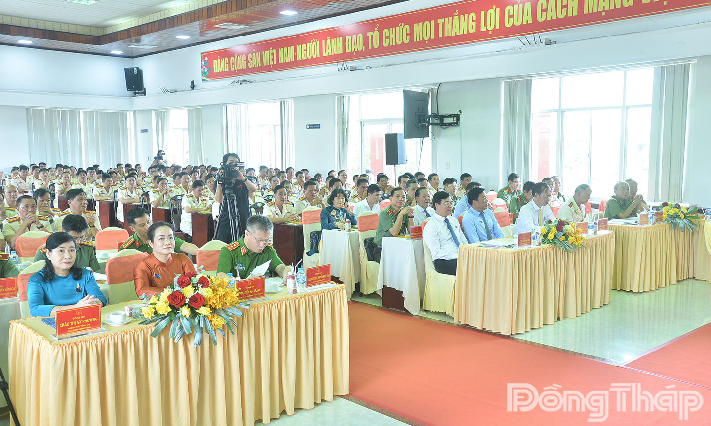 Đại biểu về tham dự Đại hội.