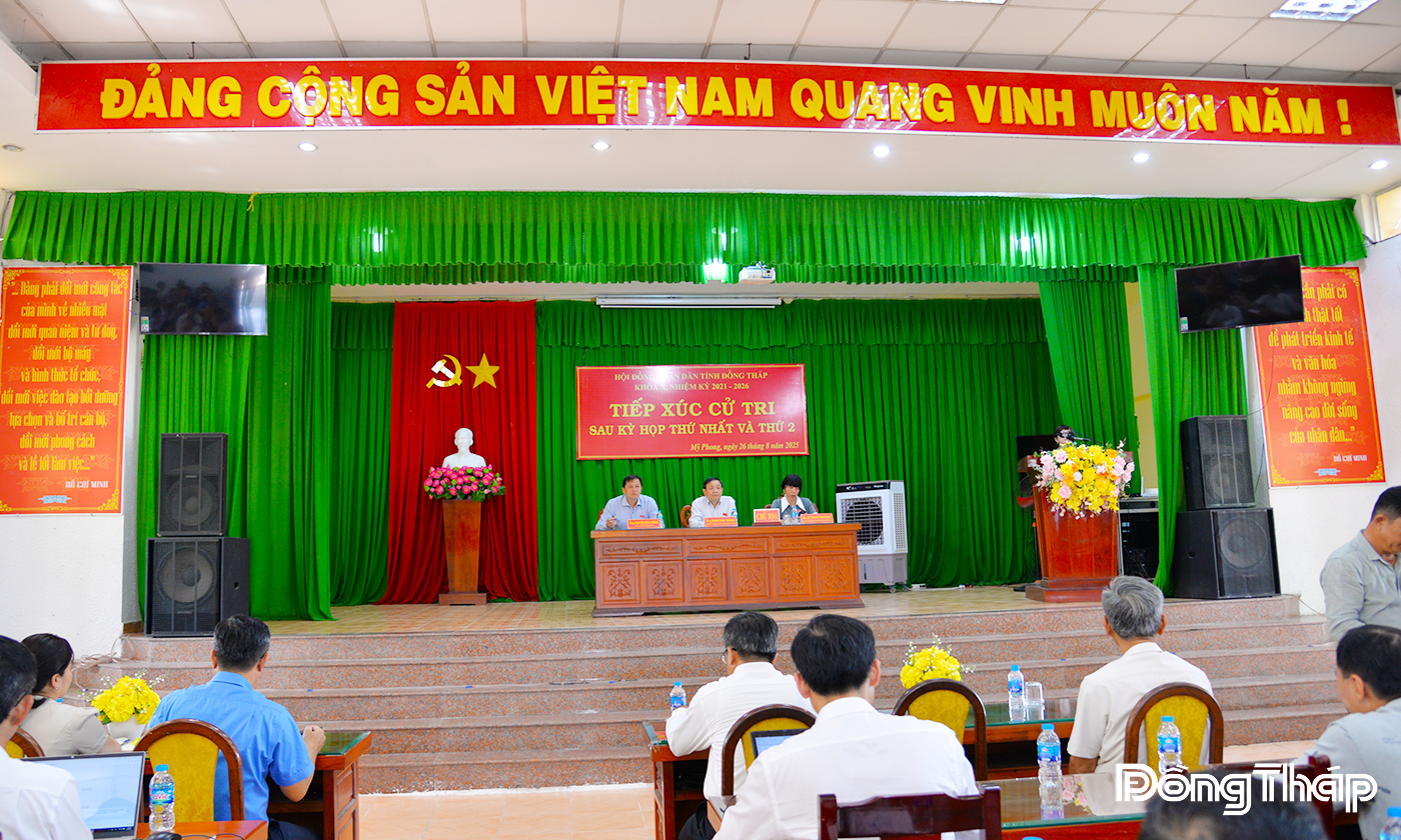 Tổ Đại biểu HĐND tỉnh lắng nghe kiến nghị, phản ánh của cử tri.