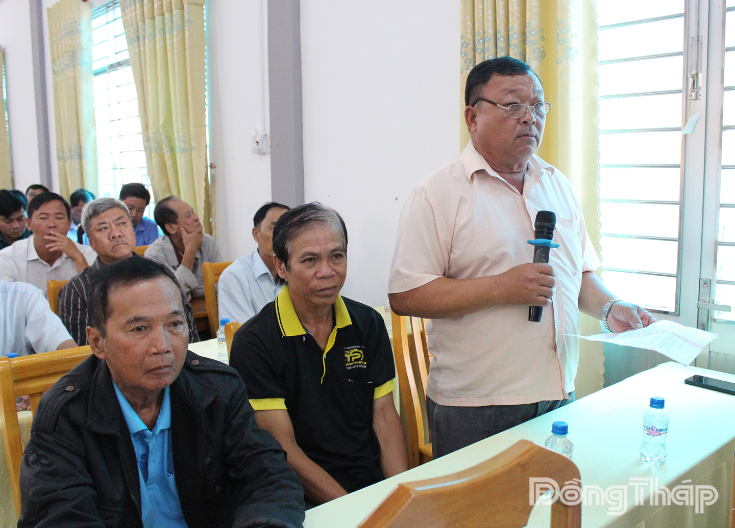 Cử tri phường Thường Lạc trình bày kiến nghị.