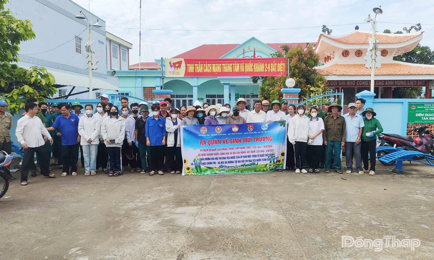 ra quân tổng dọn vệ sinh môi trường