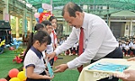 Đồng chí Phan Phùng Phú dự khai giảng tại Trường Tiểu học và THCS Mỹ Hạnh Trung