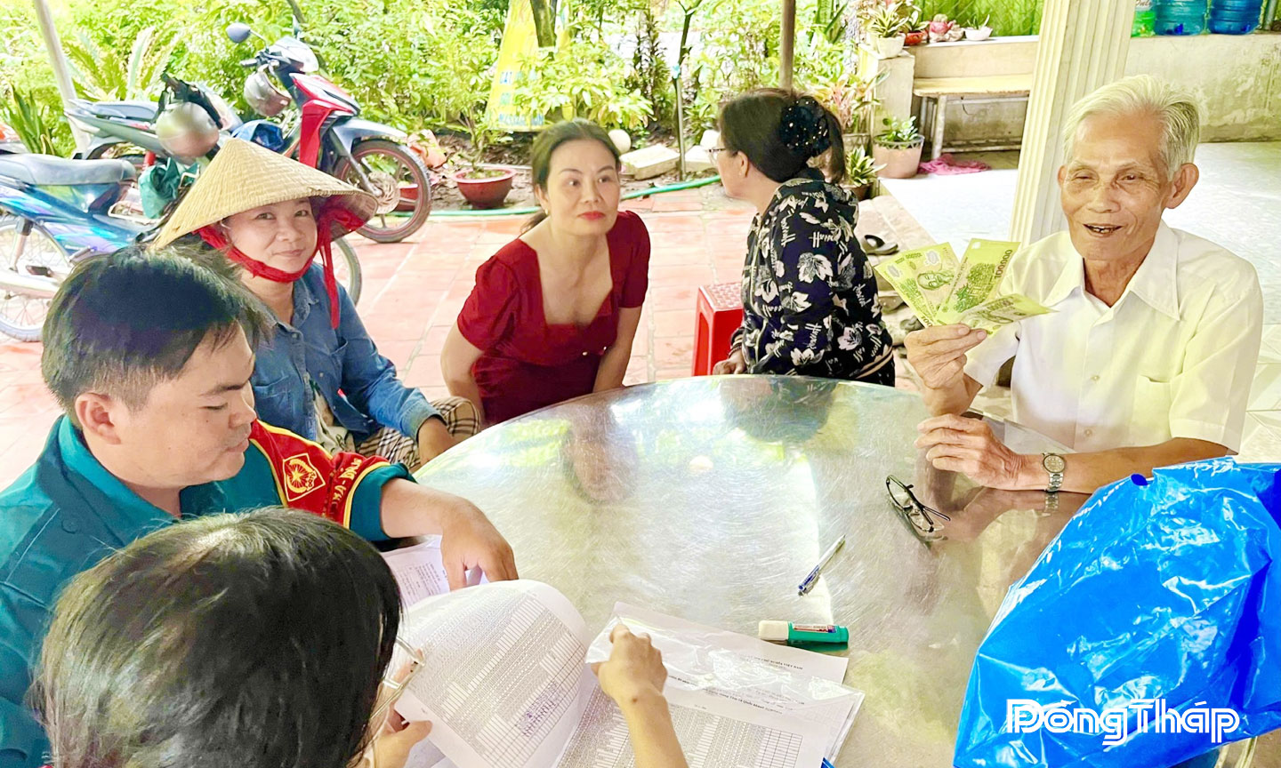 Người dân khóm Tịnh Hưng vui mừng, phấn khởi trước sự quan tâm của Nhà nước và chính quyền địa phương.
