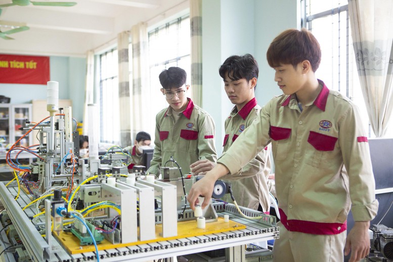 Đào tạo nghề chỉ thực sự hiệu quả khi gắn liền với môi trường sản xuất.