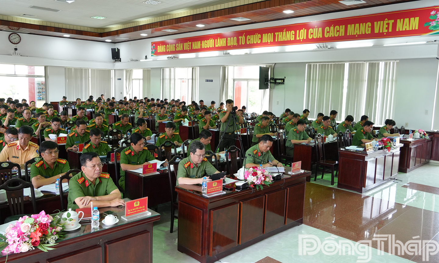 Quang cảnh hội nghị.