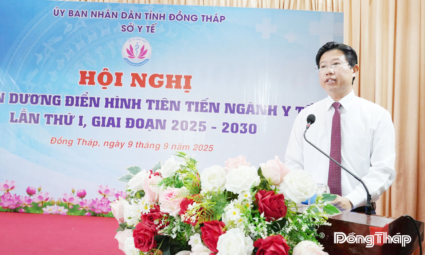  Phó Chủ tịch Ủy ban nhân dân tỉnh Đồng Tháp  Huỳnh Minh Tuấn phát biểu tại hội nghị.