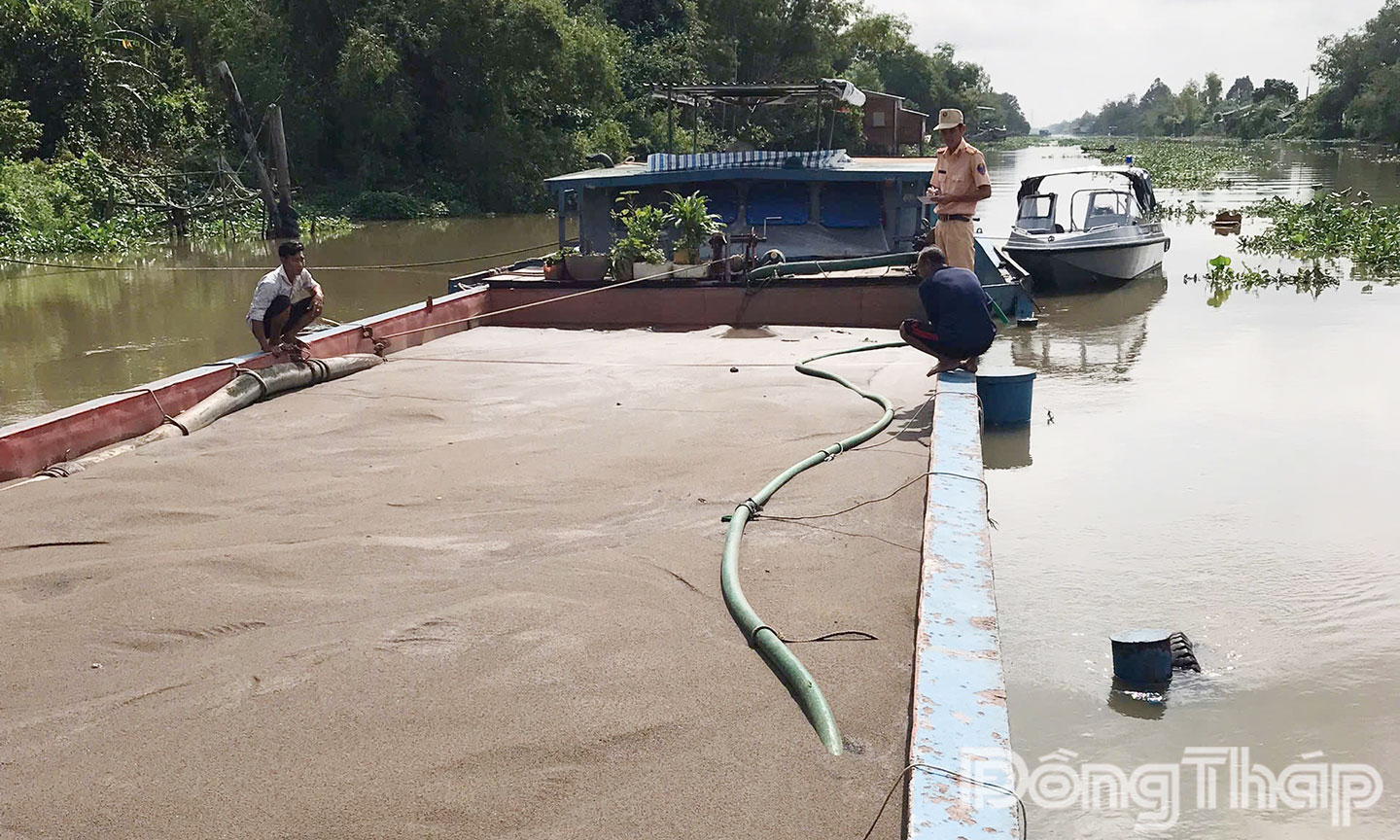 Phương tiện bị cơ quan chức năng tạm giữ.