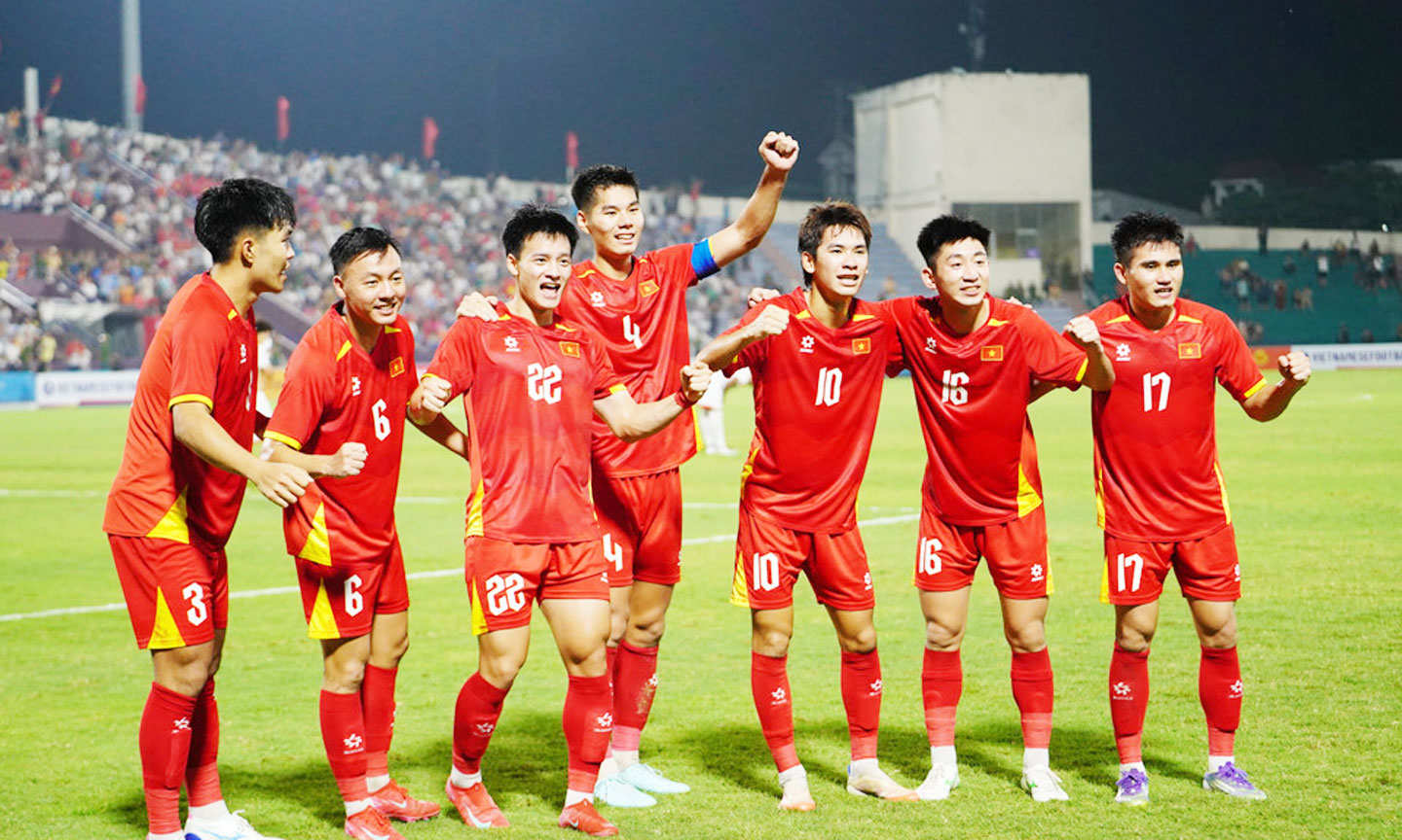 Chiến thắng thứ 3 liên tiếp ở bảng C đưa thầy trò Huấn luyện viên Kim Sang-Sik vào Vòng chung kết giải đấu châu lục với tư cách là đội nhất bảng.                                                                                                                                                          Ảnh: vietnamplus.vn