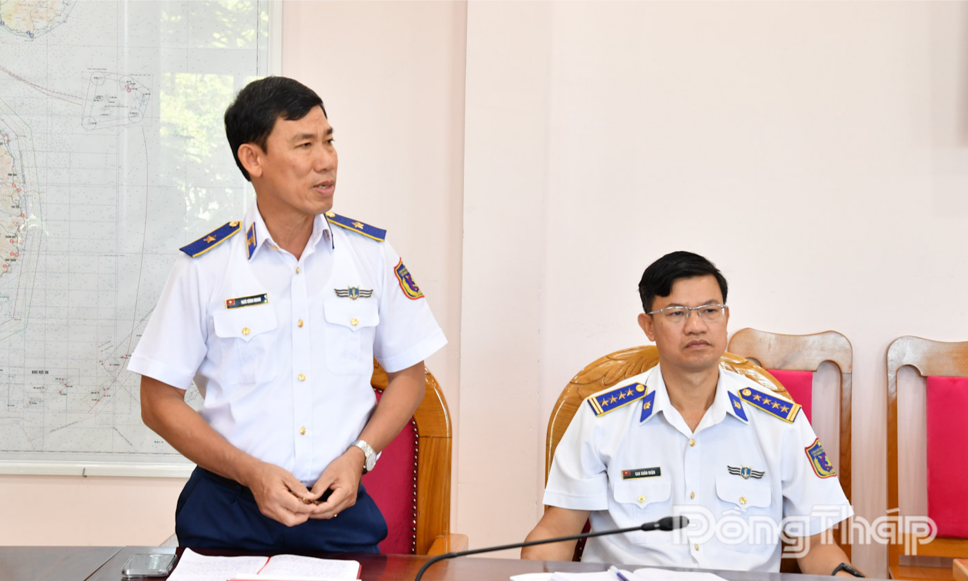 Thiếu tướng Ngô Bình Minh, Đảng ủy viên Đảng ủy Cảnh sát biển Việt Nam - Tư lệnh Vùng Cảnh sát biển 3 phát biểu tại hội nghị.