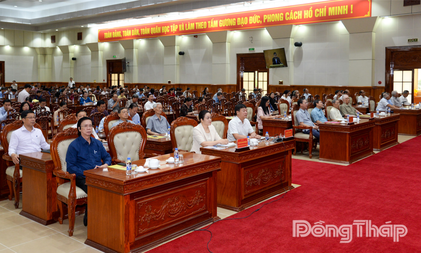Đại biểu dự tại điểm cầu Hội trường Ấp Bắc, Trung tâm hội nghị tỉnh Đồng Tháp.