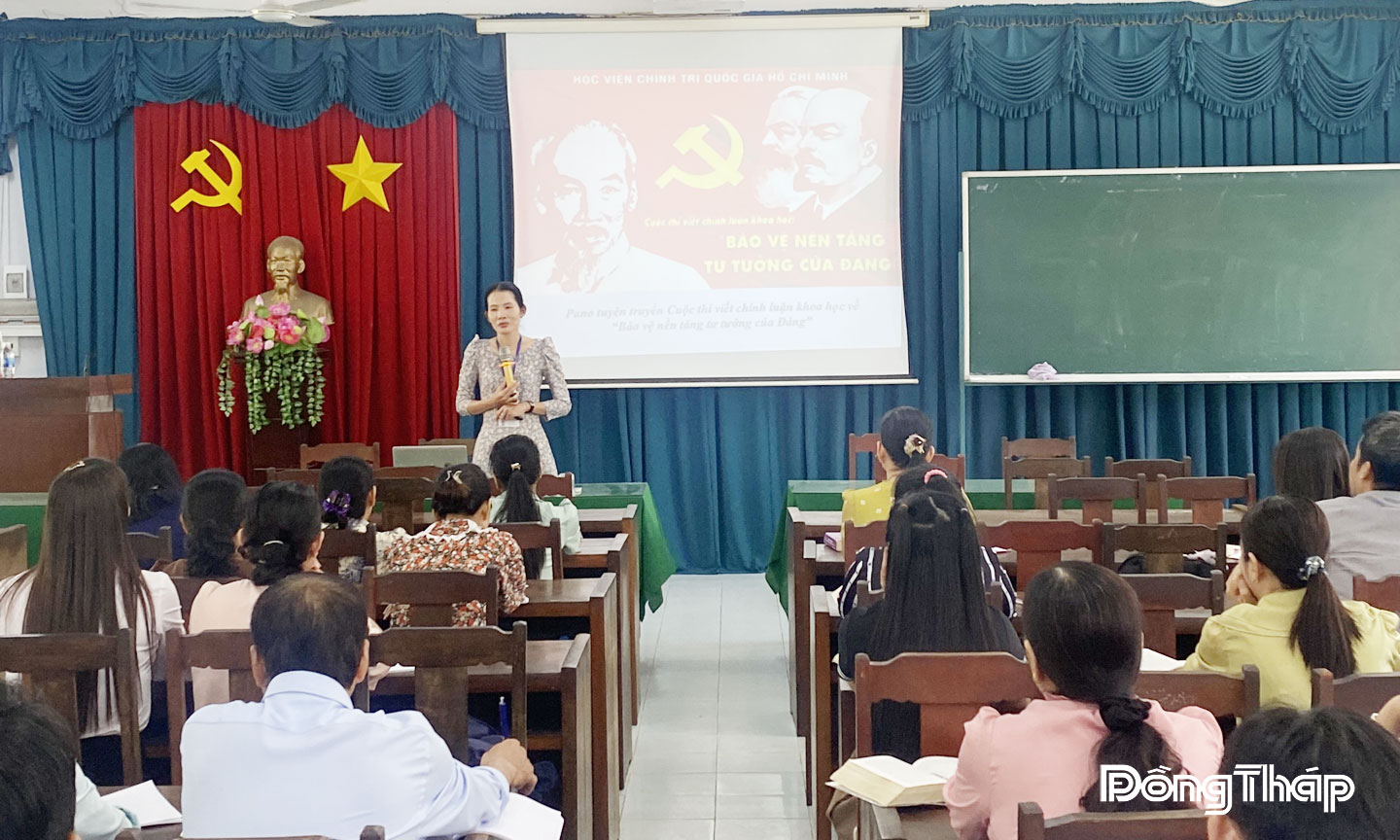 Một tiết học tại Trường Chính trị tỉnh Đồng Tháp.