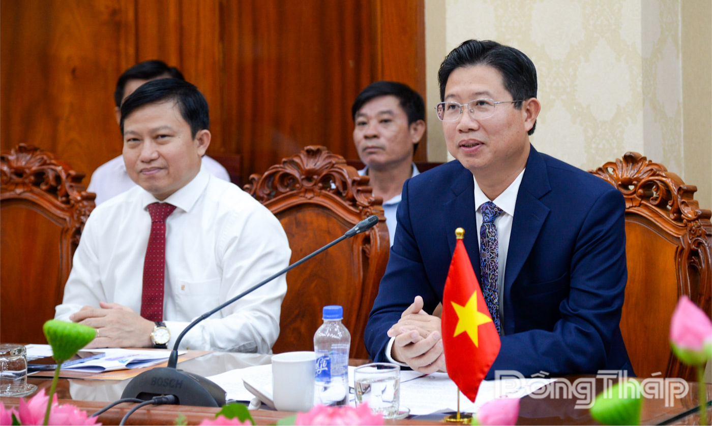 Đồng chí Huỳnh Minh Tuấn, Phó Chủ tịch UBND tỉnh Đồng Tháp phát biểu tại buổi làm việc.