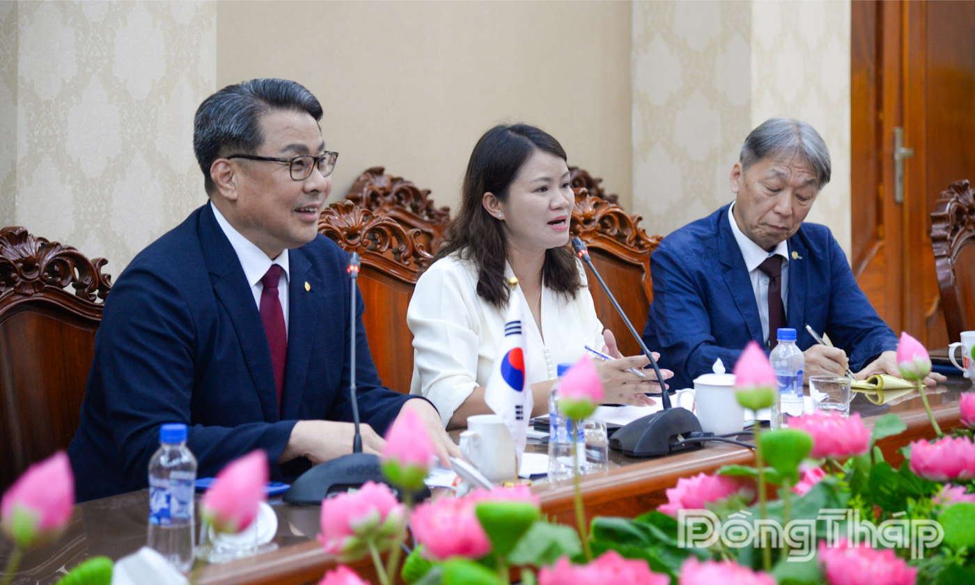 Ông Byun Chang Hoon, Hiệu trưởng Trường Đại học Daegu Haany (Hàn Quốc) phát biểu tại buổi làm việc.