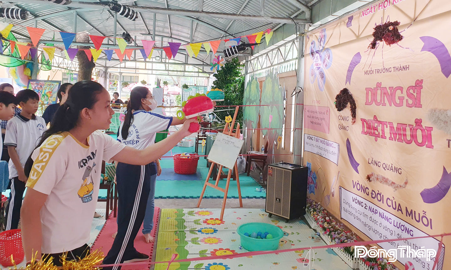  Ngày hội Công tắc khoa học diễn ra tại Trường Trung học cơ sở Lê Ngọc Hân. 