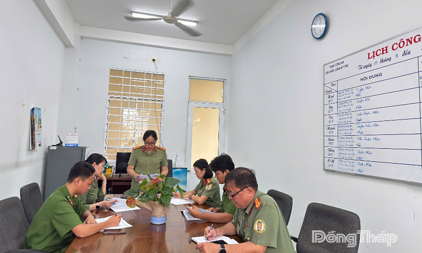 Họp bàn công tác phối hợp trong đảm bảo an ninh trật tự