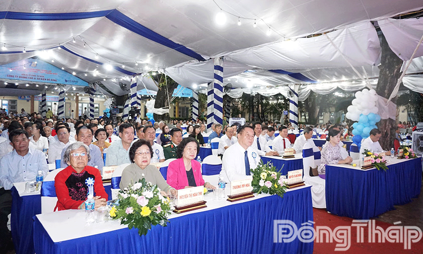 Các đại biểu tham dự lễ kỷ niệm. 
