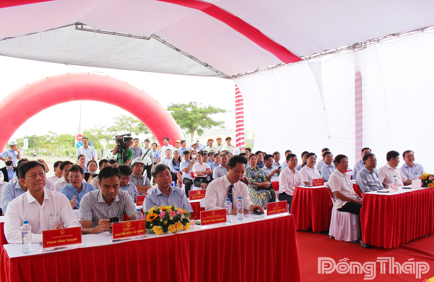 Đại biểu dự Lễ khởi công dự án đường Nguyễn Văn Tre.