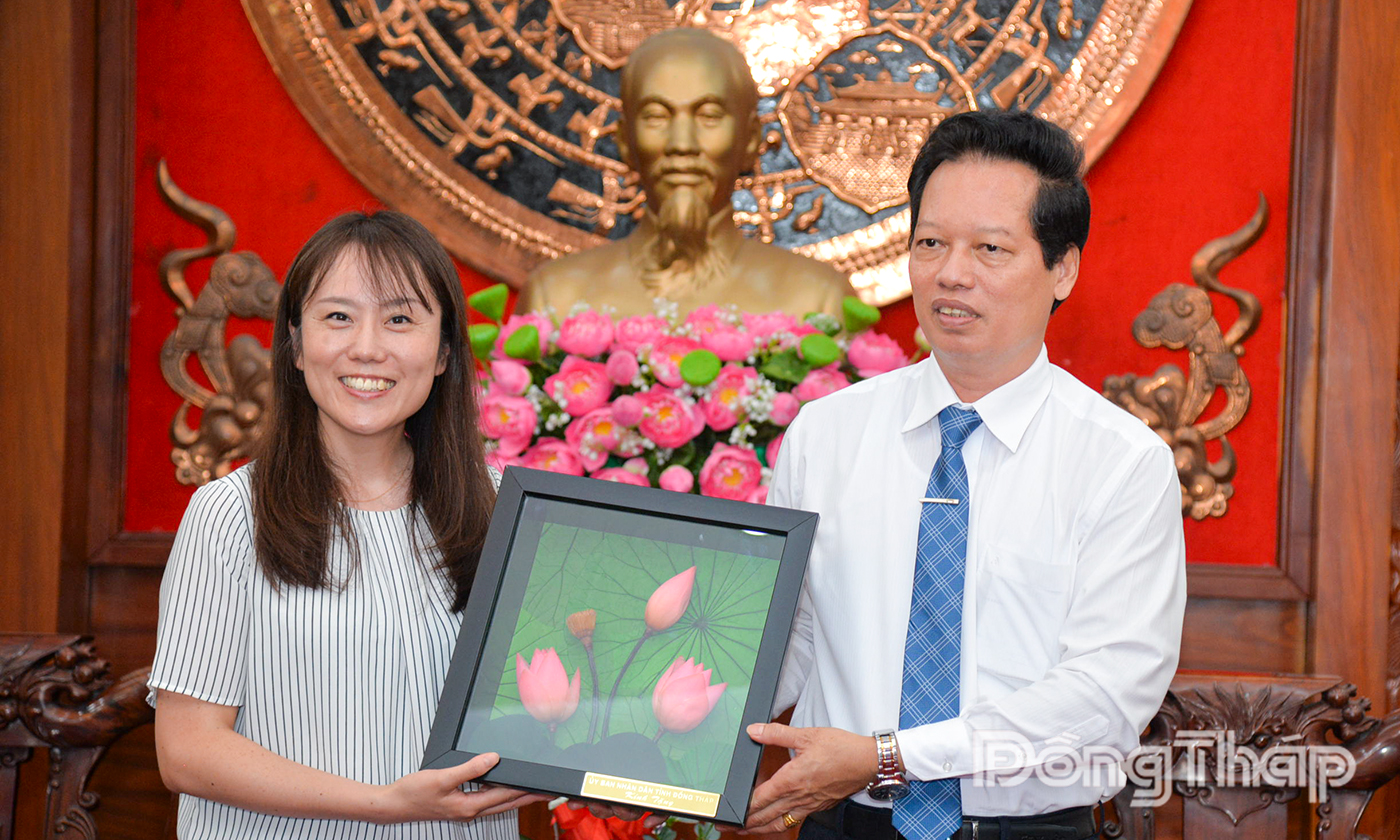 Bộ Ngoại giao Nhật Bản chào xã giao lãnh đạo UBND tỉnh Đồng Tháp