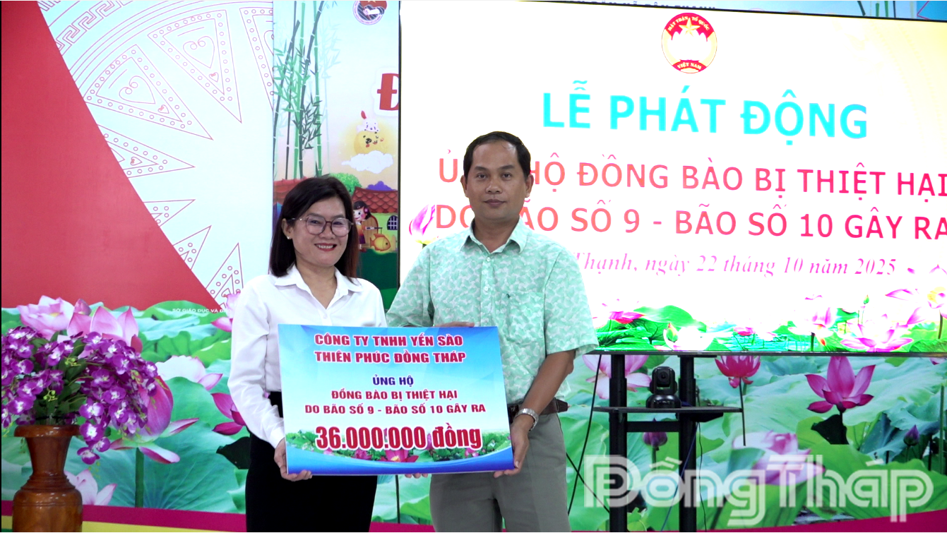Xã Tân Thạnh: Tiếp nhận hơn 135 triệu đồng ủng hộ đồng bào miền Bắc