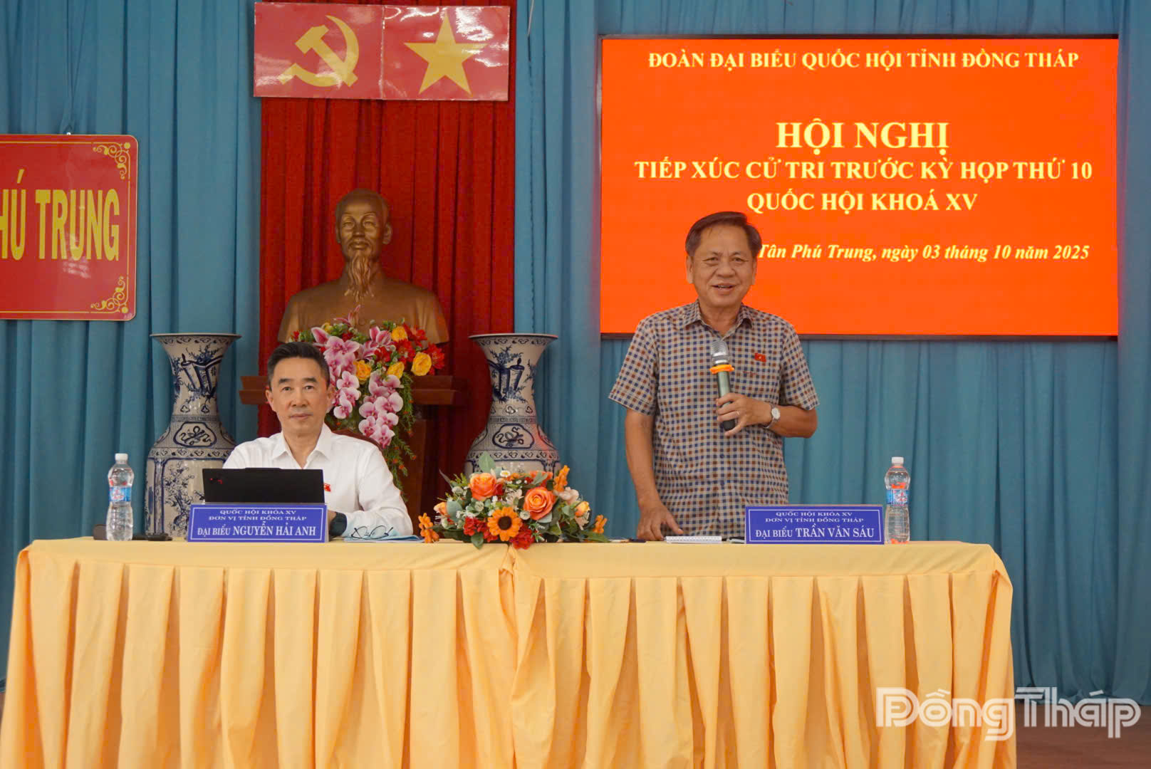 Đoàn Đại biểu Quốc hội (ĐBQH) tỉnh Đồng Tháp tiếp xúc cử tri tại xã Tân Phú Trung