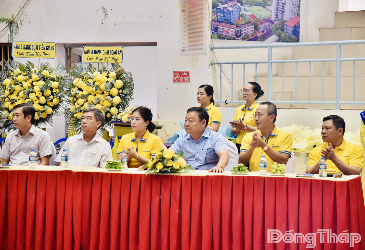 Đại biểu tham dự hội thao.