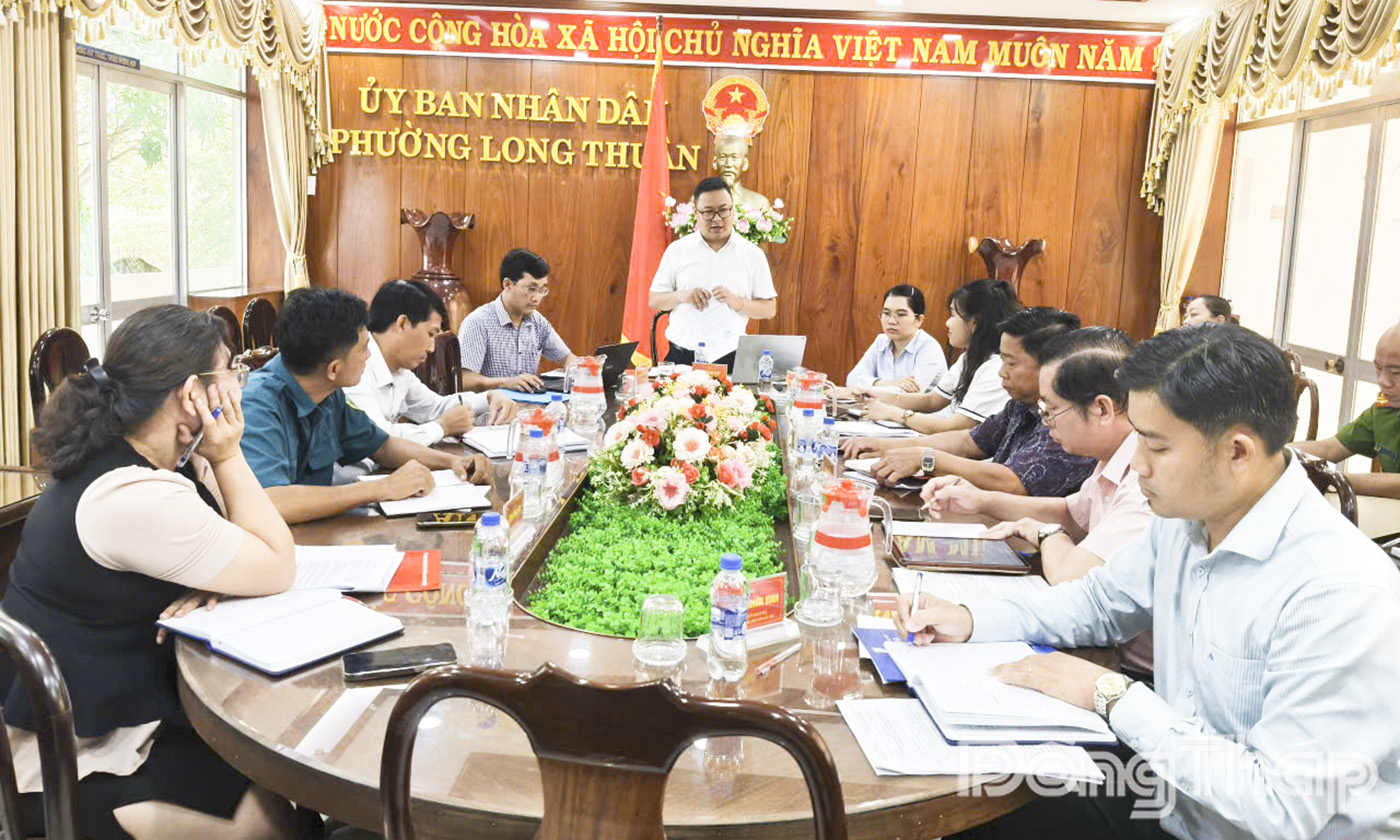 Đồng chí Phan Đăng Sơn, Nghiên cứu viên chính Viện Khoa học tổ chức nhà nước và lao động, Bộ Nội vụ phát biểu kết luận tại buổi làm việc.