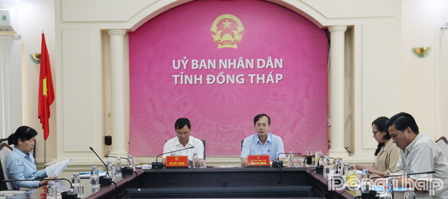 Chủ tịch UBND tỉnh Trần Trí Quang cùng lãnh đạo các sở, ngành liên quan dự hội nghị tại điểm cầu tỉnh Đồng Tháp