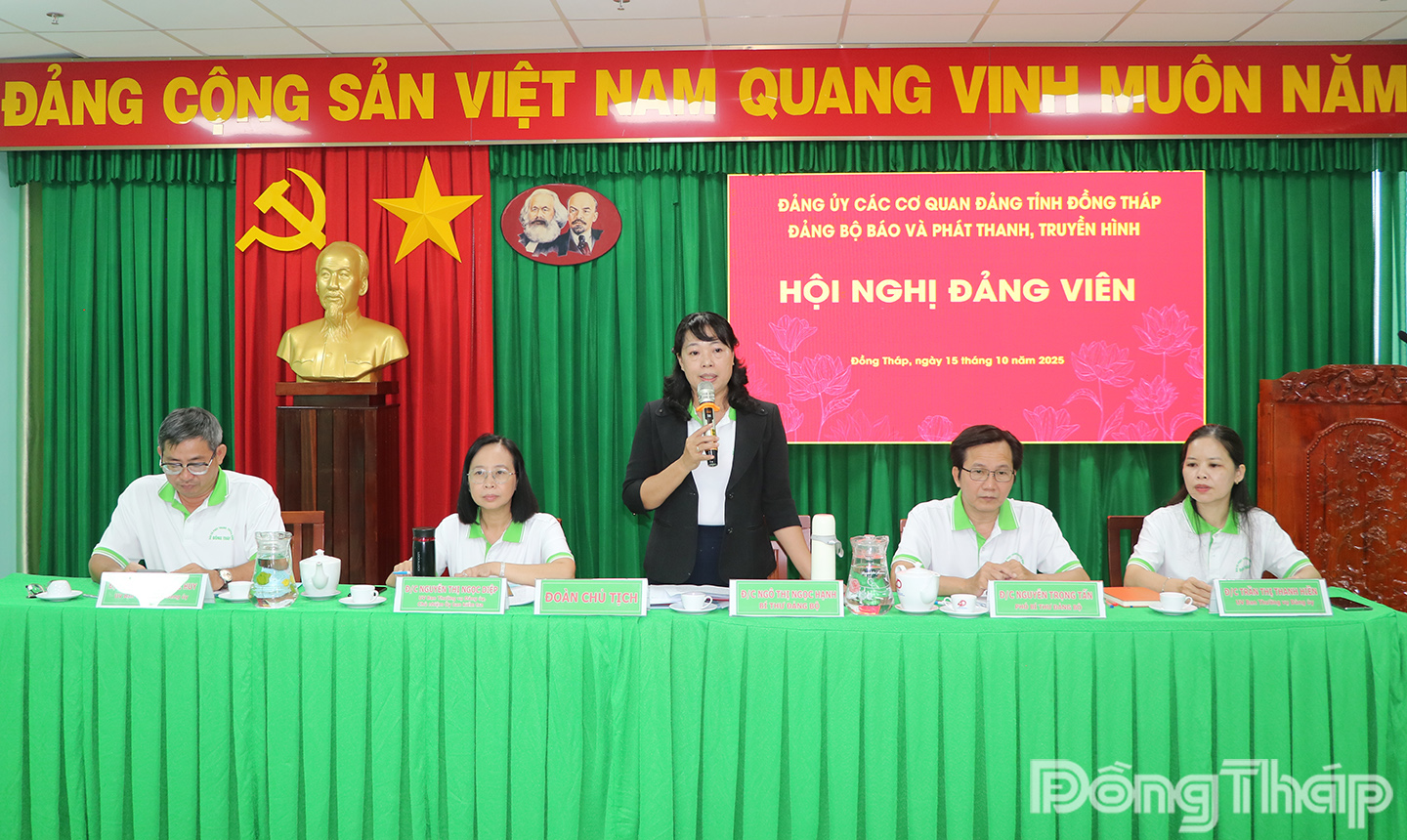 Đồng chí Ngô Thị Ngọc Hạnh phát biểu tại hội nghị.